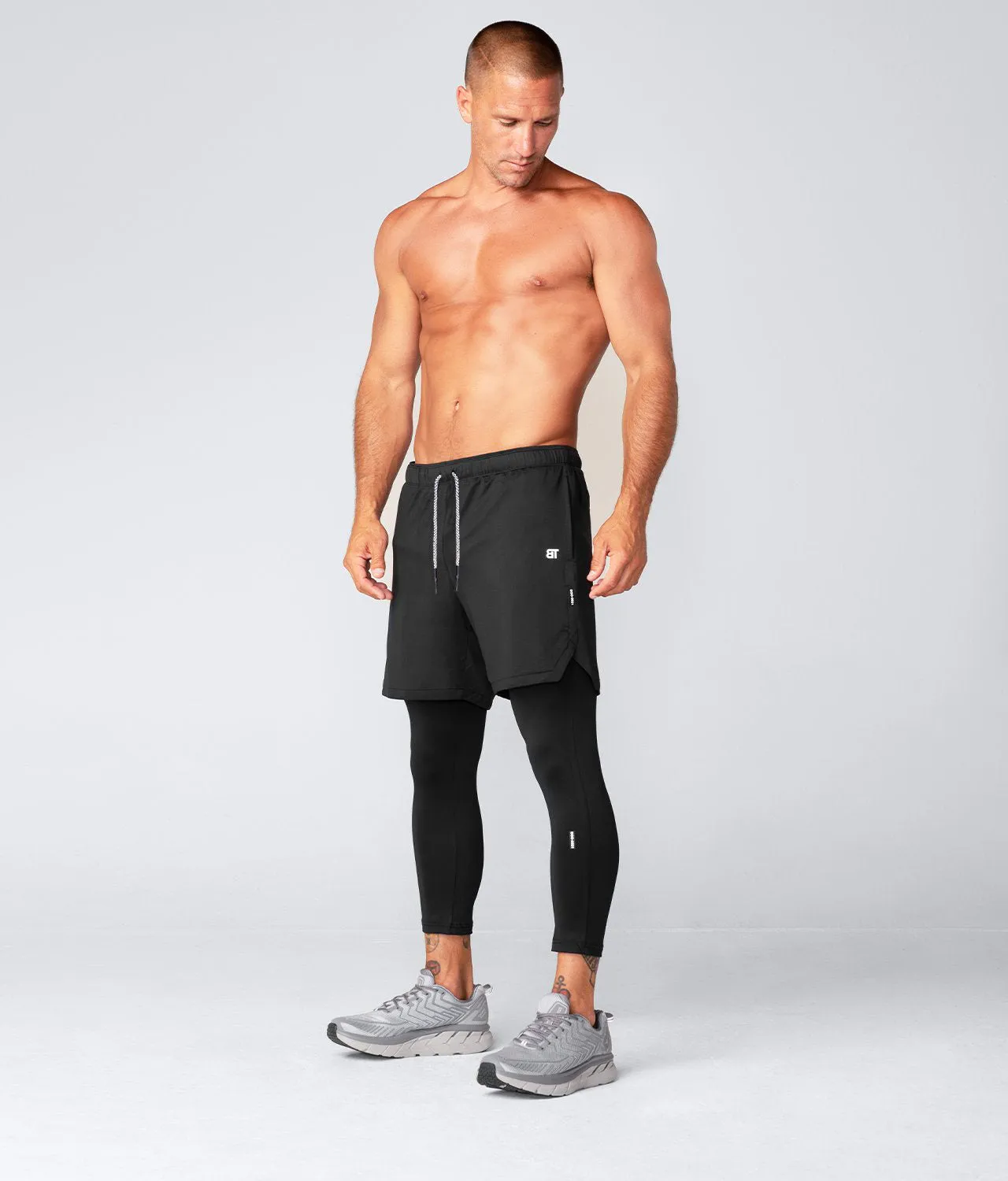 8900 . AirPro Regular-Fit Shorts - Black