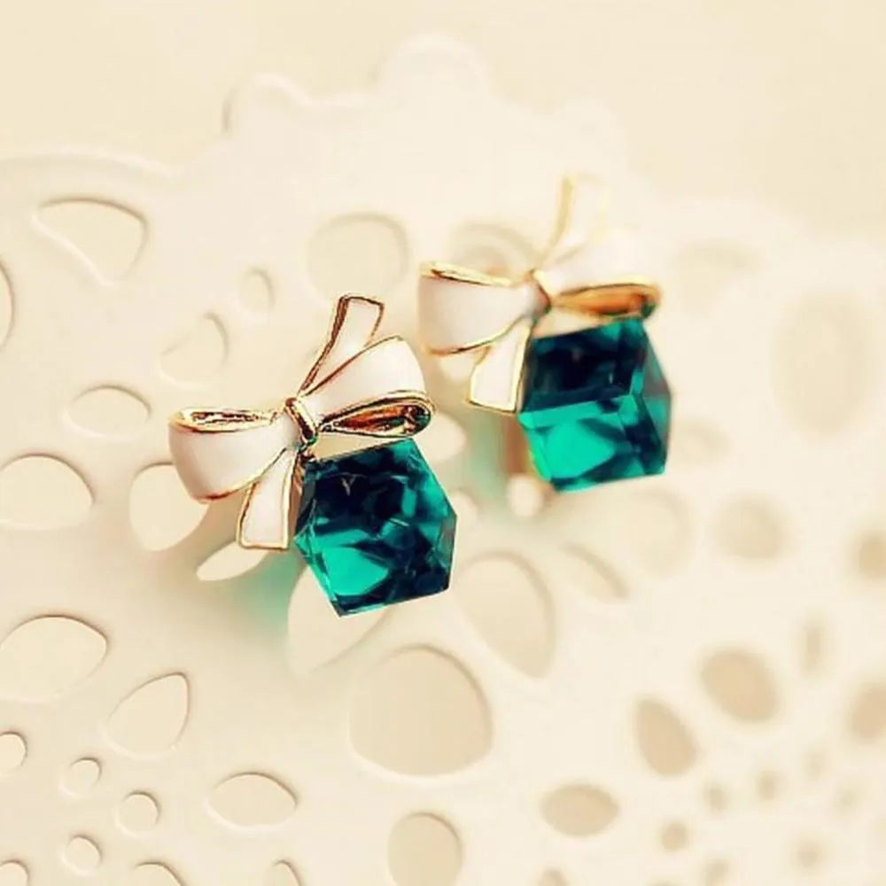 Elegant Fashion Bowknot Cube Earring