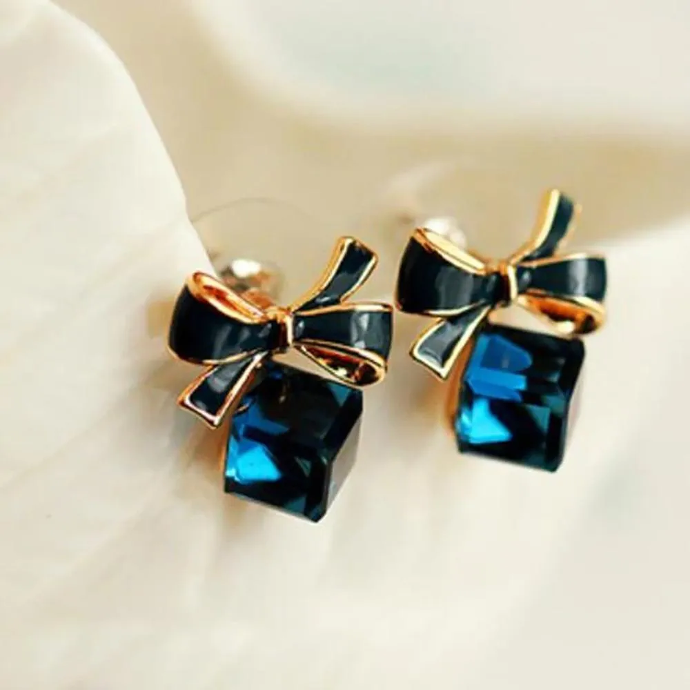 Elegant Fashion Bowknot Cube Earring