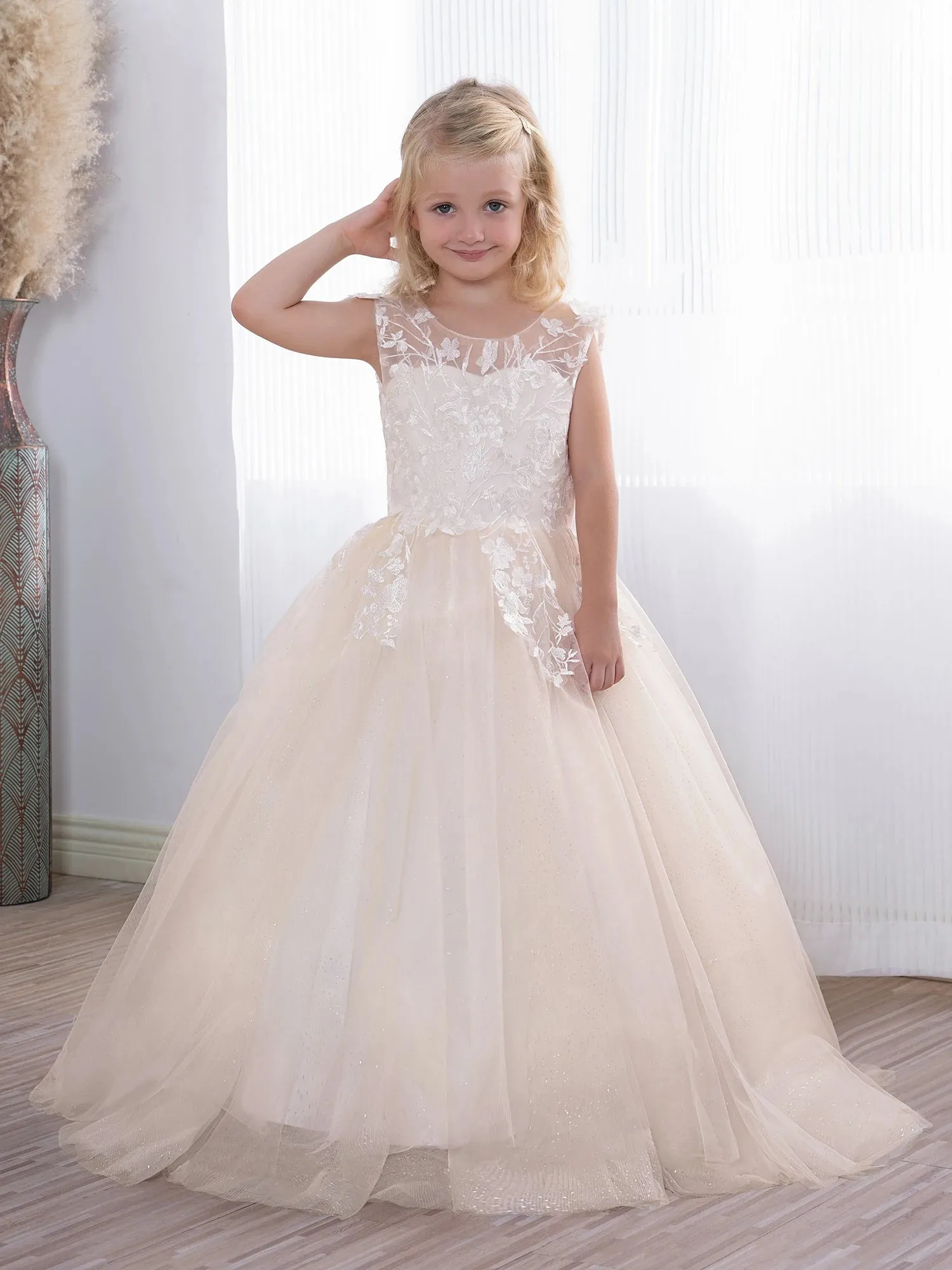 Elegant Flower Girl Dress Long train Floral Embroidered Communion Dress