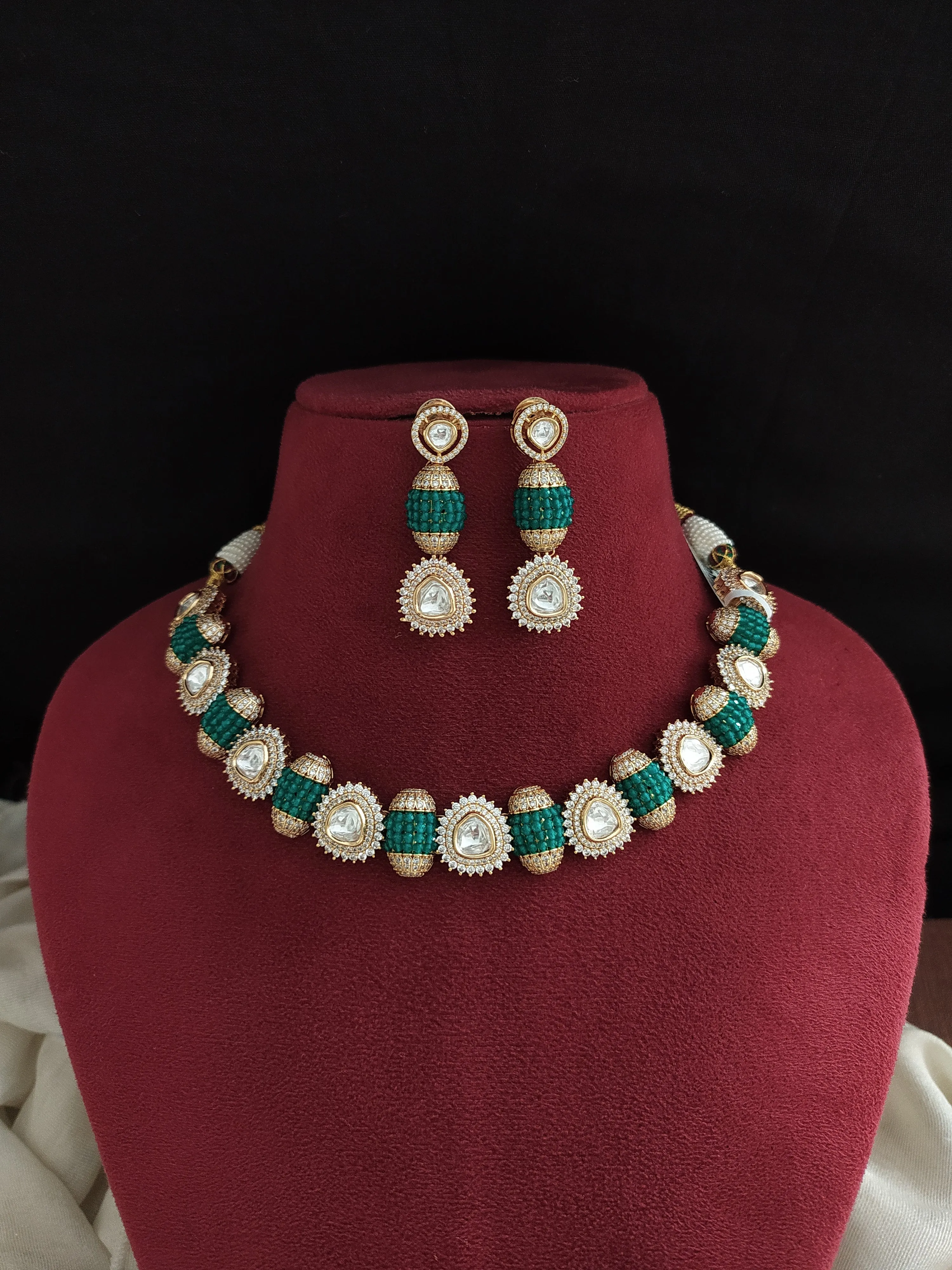 Elegant Kundan Necklace Set