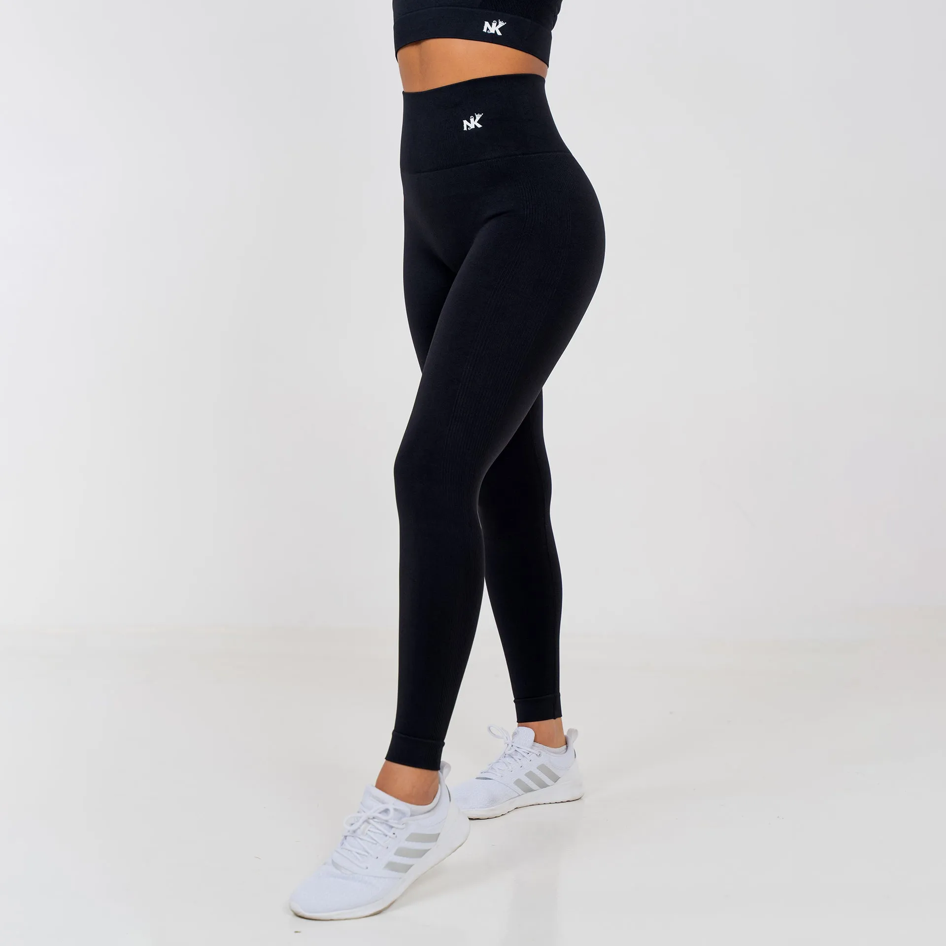 Legacy - Noir Scrunch Leggings